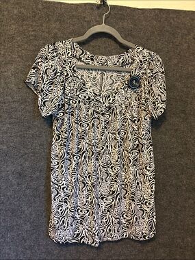 Black & White Patterned Short-Sleeve Women's Top